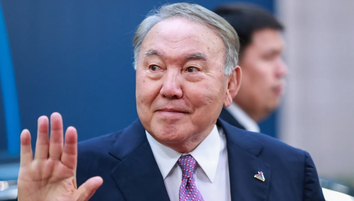 Prezydent Kazachstanu Nursułtan Nazarbajew zdymisjonował rząd. Jego zdaniem gabinet nie podołał zadaniom podwyższenia standardów życia i dywersyfikacji źródeł energii. 