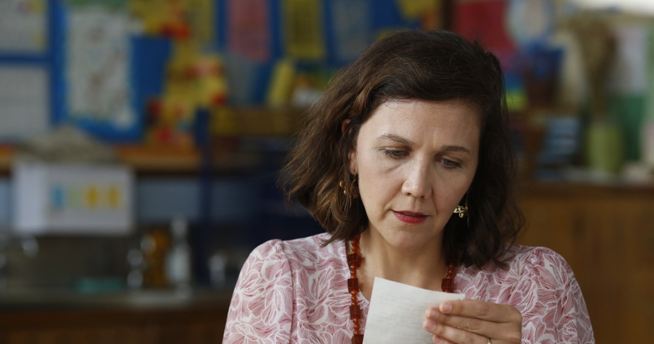 Znakomite recenzje, zachwyty publiczności, nagroda na festiwalu Sundance, a przede wszystkim fenomenalna rola Maggie Gyllenhaal - "Przedszkolanka" w kinach od 29 marca!