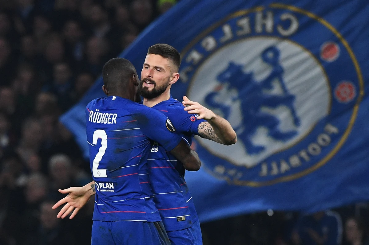 Chelsea Londyn nie będzie mogła pozyskiwać piłkarzy w dwóch okienkach transferowych, czyli do końca stycznia 2020 roku, z powodu naruszenia przepisów dotyczących transferów nieletnich zawodników - poinformowała w piątek FIFA.