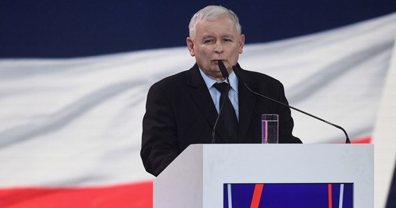 Moment jest ważny, bo zaczynamy kampanię wyborczą 2019 roku. Ona będzie w dwóch turach, każda z nich ważna. Oczywiście ta na jesieni najważniejsza - mówił prezes Prawa i Sprawiedliwości Jarosław Kaczyński na konwencji partii. 