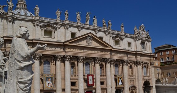 Papież Franciszek wyda nowy dokument na temat ochrony nieletnich, a jego publikacja będzie towarzyszyć opracowaniu nowych przepisów i vademecum dla biskupów z całego świata - ogłosił Watykan po szczycie na temat walki z pedofilią w Kościele.