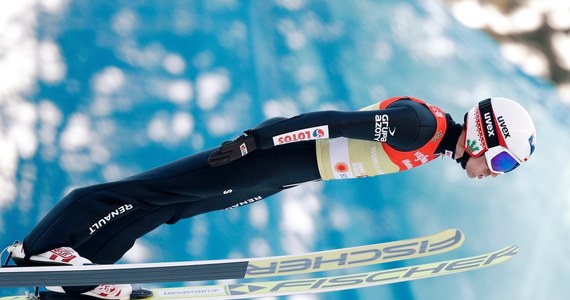 Polacy nadal bez medalu mistrzostw świata w narciarstwie klasycznym w Seefeld. Kamil Stoch, Piotr Żyła, Dawid Kubacki i Stefan Hula zajęli czwarte miejsce w konkursie drużynowym, który został rozegrany na skoczni Bergisel w Innsbrucku. Złoty medal zdobyli Niemcy. Nasi zachodni sąsiedzi wręcz znokautowali rywali.