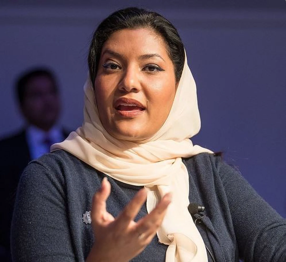 Po raz pierwszy w historii Arabii Saudyjskiej na czele zagranicznej misji dyplomatycznej stanie kobieta. Księżna Rima Bint Bandar ma nominację na saudyjską ambasador w USA - twierdzi na swoim portalu francuski dziennik "Le Monde".