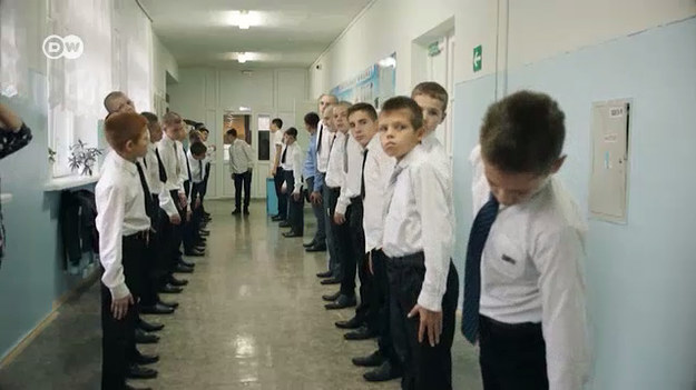 Kieszonkowcy, handlarze narkotyków, mordercy. W poprawczaku w rosyjskiej miejscowości Serafomovka mieszka 70 chłopców. Jak wygląda ich codzienność?