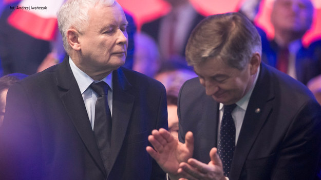 W trakcie sobotniej konwencji Prawa i Sprawiedliwości, Jarosław Kaczyński przedstawił plan reform w zbliżającym się roku. Zdaniem opozycji jest to próba kupienia sobie wyborców.