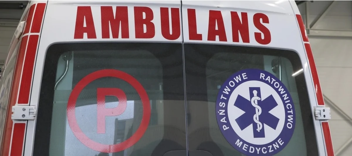 Funkcjonariusze policji ze Środy Wielkopolskiej eskortowali do szpitala roczne dziecko, które połknęło płyn do czyszczenia toalet. Chłopczyk musiał pozostać w szpitalu, ale jego życiu i zdrowiu nic już nie zagraża.