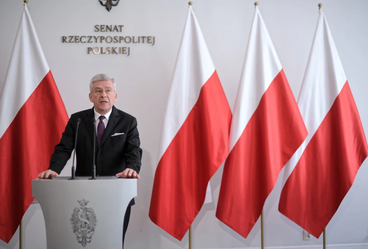 Trzynastka PiS-u tylko dla emerytów, nie dla rencistów? "Jest wyraźnie powiedziane, że chodzi o emerytów" - powiedział we wtorek marszałek Senatu Stanisław Karczewski dopytywany o szczegóły sobotnich obietnic złożonych podczas konwencji PiS w Warszawie. Co innego stwierdziła jednak w poniedziałek minister rodziny Elżbieta Rafalska.