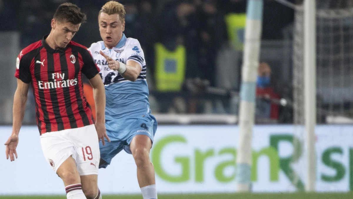 Krzysztof Piątek tym razem bez bramki. Jego AC Milan bezbramkowo zremisował z Lazio Rzym w pierwszym meczu półfinałowym piłkarskiego Pucharu Włoch. Polak grał cały mecz. Rewanż zaplanowano na 24 kwietnia.