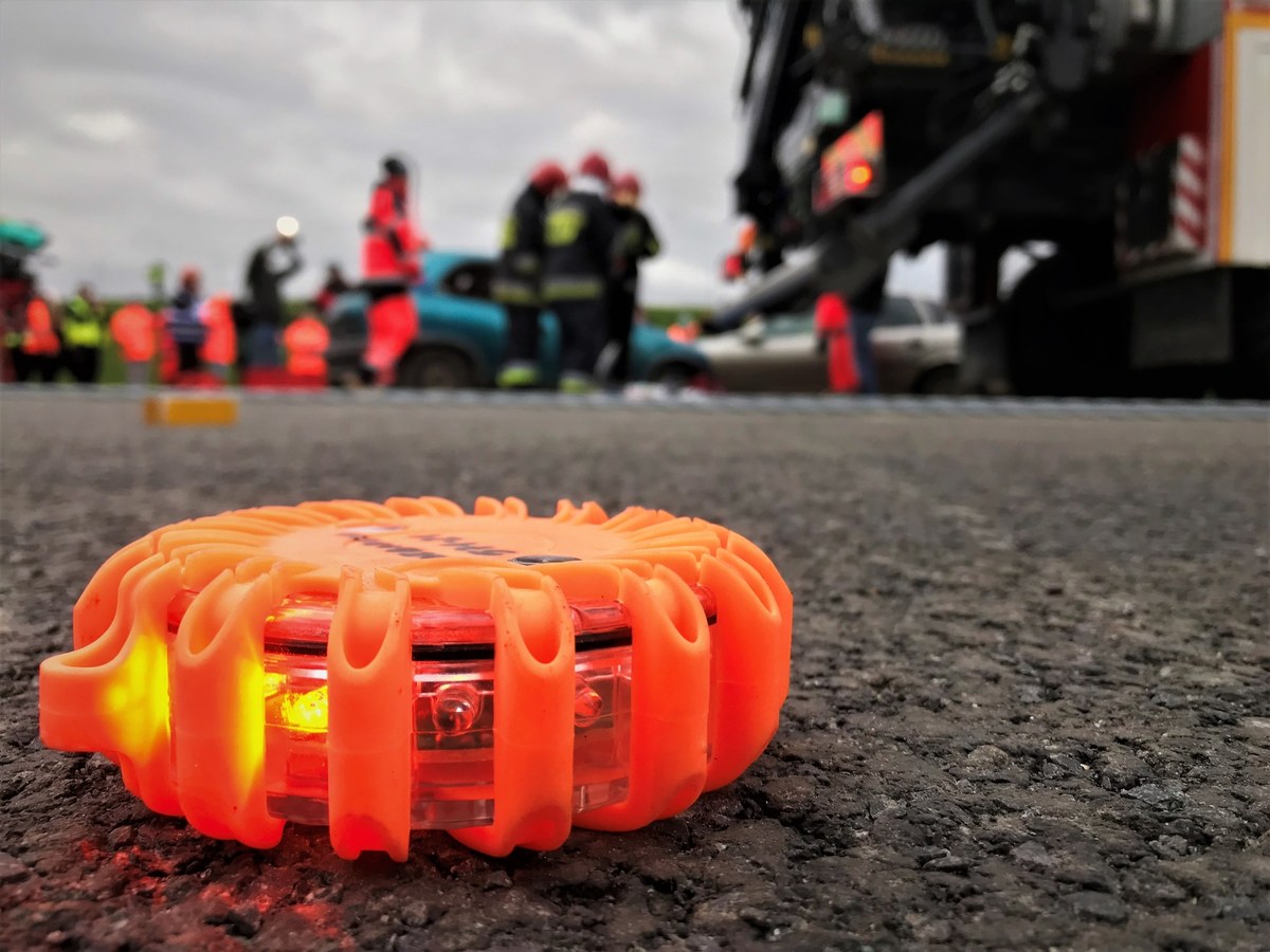 Karambol na S8 na Dolnym Śląsku. Ok. godziny 8 w okolicach węzła Wrocław Południe zderzyło się 13 samochodów. Droga przez kilka godzin była zablokowana.
