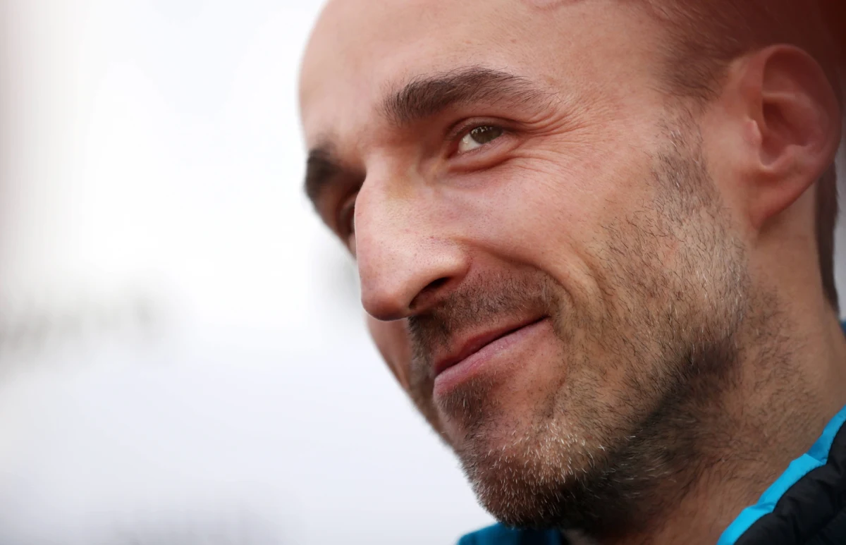 To pytanie zadają sobie kibice obserwujący przedsezonowe testy Formuły 1 w Barcelonie. Według Roberta Kubicy, który był wczoraj gościem programu Eleven F1 – bolid jest gotowy w 95 procentach. Jak twierdzi polski kierowca – wciąż brakuje "jakichś części".