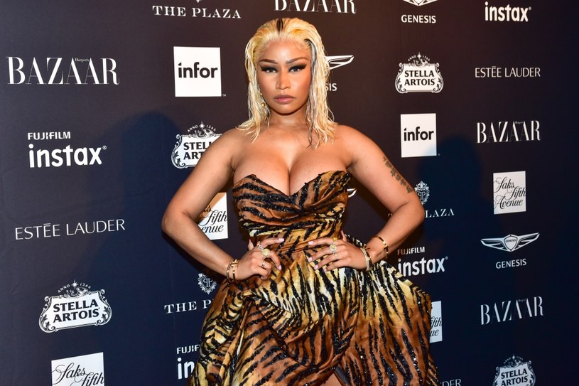 Nicki Minaj uważa, że nie złamała prawa autorskiego użyciem sampla z utworu Tracy Chapman "Baby Can I Hold You" w jej numerze "Sorry". 