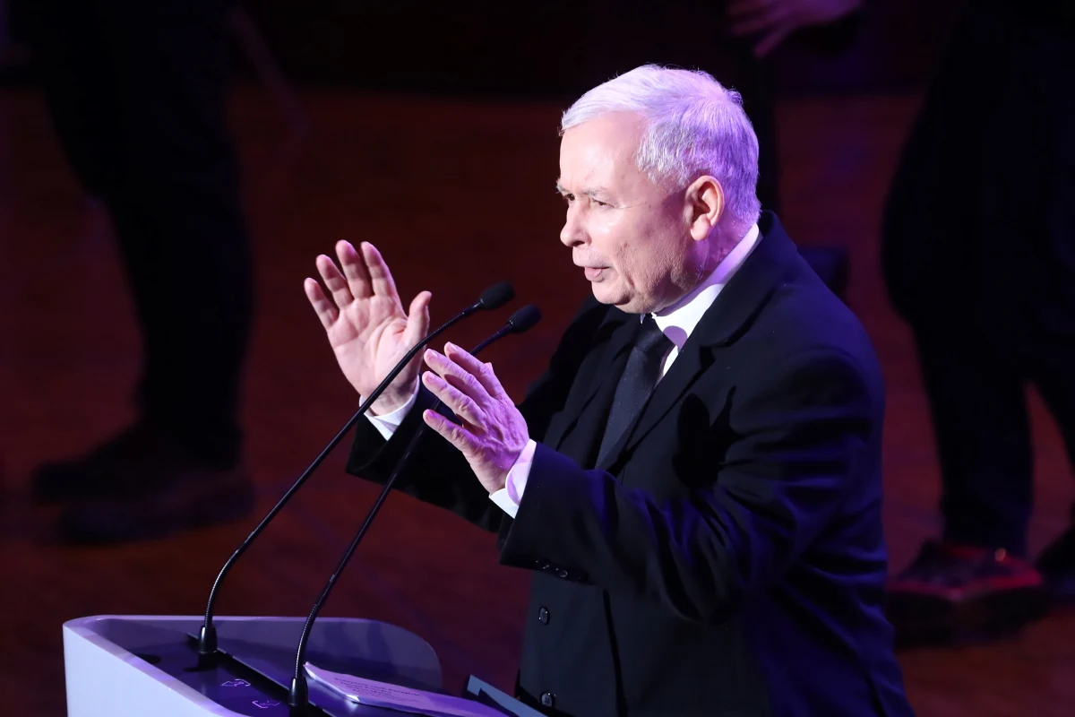 Władze Prawa i Sprawiedliwości już jesienią ubiegłego roku zleciły minister finansów Teresie Czerwińskiej zabezpieczenie środków w budżecie państwa na przedwyborcze obietnice - wynika z nieoficjalnych ustaleń naszego reportera. 