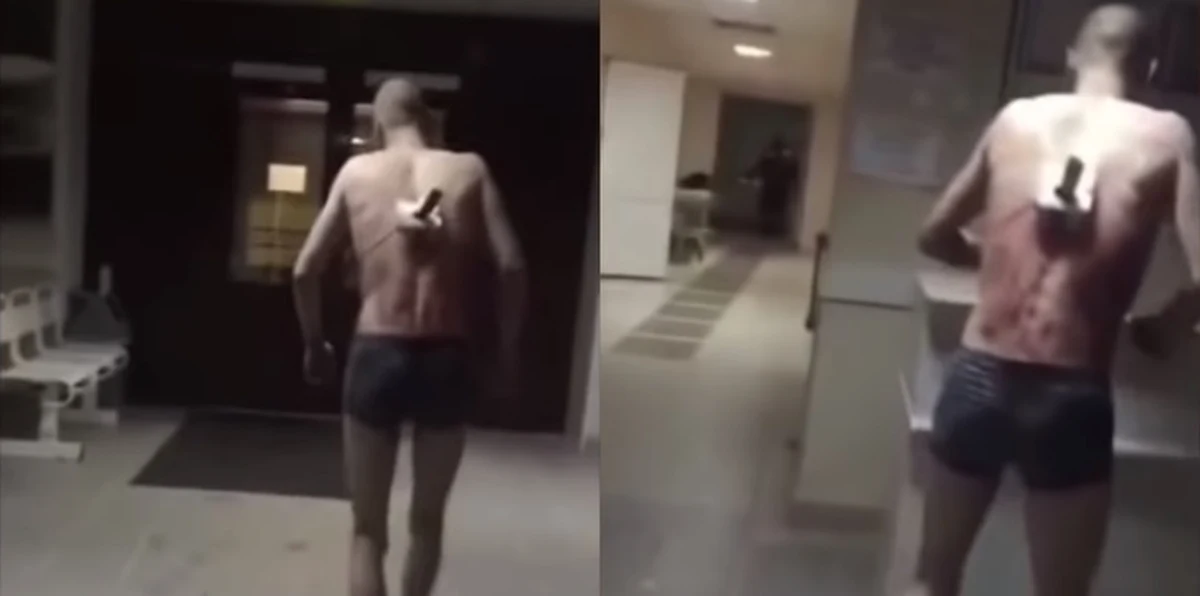 Wideo nakręcone na terenie szpitala w Zielodolsku szybko stało się hitem rosyjskiego internetu. Powód? Nagranemu mężczyźnie zupełnie nie przeszkadza wbity w jego plecy nóż.