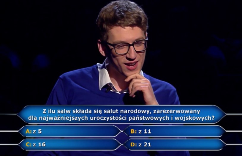 Już pół miliona zł ma na koncie pan Maksymilian, który gra w nowej serii "Milionerów" w TVN.