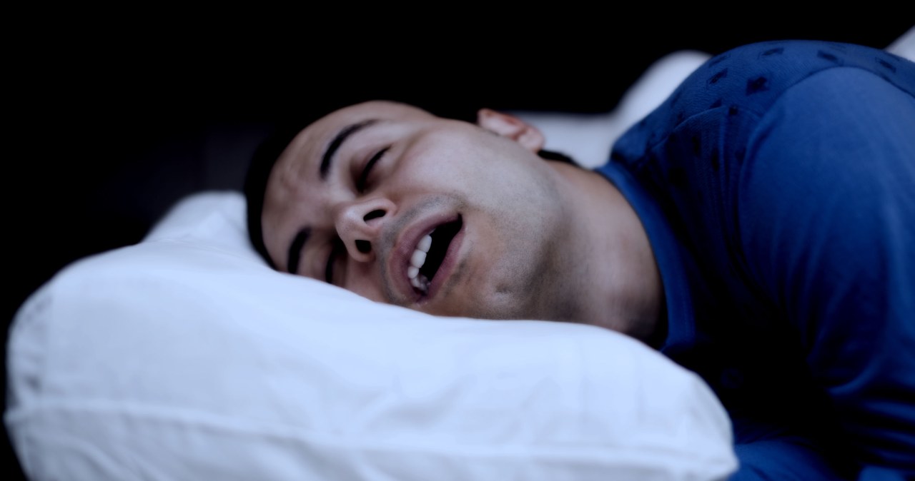 Ta popularna metoda na chrapanie może poważnie zaszkodzić twojemu zdrowiu