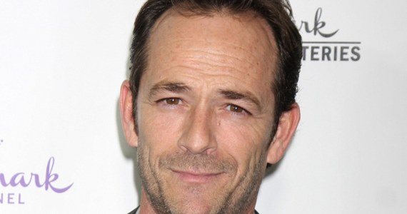 Luke Perry, gwiazdor kultowego w latach 90. serialu, miał rozległy udar - donoszą zachodnie media. 52-letni aktor przebywa w szpitalu.