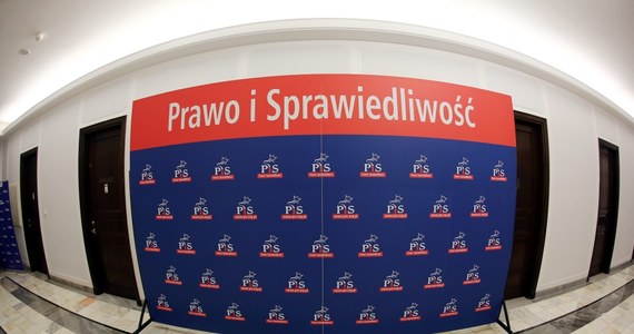 Komitet Polityczny Prawa i Sprawiedliwości domyka listy kandydatów partii rządzącej do Parlamentu Europejskiego. Chodzi o dalsze miejsca, bo „jedynki” i „dwójki” zostały zaprezentowane już w ubiegłym tygodniu. Przy Nowogrodzkiej odbyło się spotkanie, na którym – jak zapowiadała rzeczniczka PiS Beata Mazurek - miał zostać powołany sztab wyborczy PiS na eurowybory.