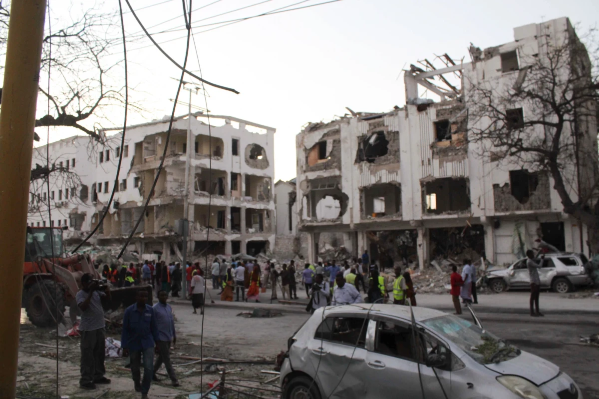 35 ofiar śmiertelnych ataku  islamistycznego ugrupowania al-Szabab na hotel w centrum stolicy Somalii, Mogadiszu, podały służby bezpieczeństwa tego kraju.