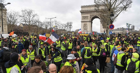 Protesty we Francji. Policja użyła armatek wodnych i gazu łzawiącego