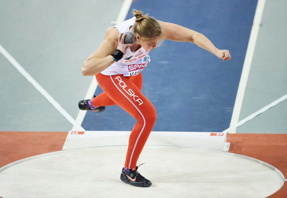 18,23 – taki wynik uzyskała Klaudia Kardasz w finale pchnięcia kulą podczas lekkoatletycznych halowych mistrzostw Europy w Glasgow, ostatecznie zajmując piąte miejsce. Z medalami w tej kategorii do domu wrócą Bułgarka Radosława Mawrodiewa, Niemka Christina Schwanitz oraz Węgierka Anita Marton.