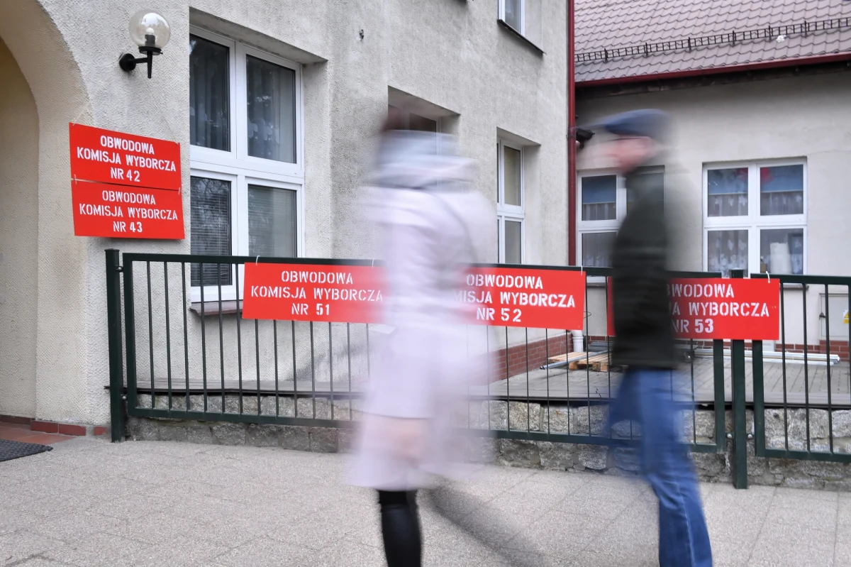 Wynik wyborczy Aleksandry Dulkiewicz może być testem dla samorządowo-obywatelskiego ruchu, który najprawdopodobniej powstanie wokół Donalda Tuska i zostanie ogłoszony 4 czerwca - zwraca uwagę prof. Ewa Marciniak z Uniwersytetu Warszawskiego. Politolog przypomina, że były premier i obecny szef Rady Europejskiej udzielił poparcia Dulkiewicz. 