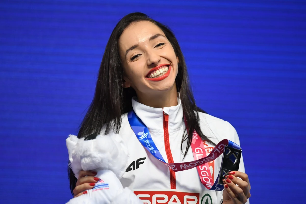 Sofia Ennaoui została w Glasgow halową wicemistrzynią Europy w biegu na 1500 m. W finale uzyskała czas 4.09,30. Zwyciężyła Brytyjka Laura Muir, która przebiegła dystans w 4.05,92. Trzecia była Irlandka Ciara Mageean z czasem 4.09,43.