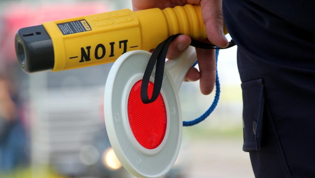 Sąd rodzinny i nieletnich zajmie się 14-latką, która bez prawa jazdy kierowała BMW. Podczas próby zatrzymania jej do policyjnej kontroli "rzuciła się" do ucieczki. Do zdarzenia doszło w sobotę w okolicach Kcyni w Kujawsko-Pomorskiem. 