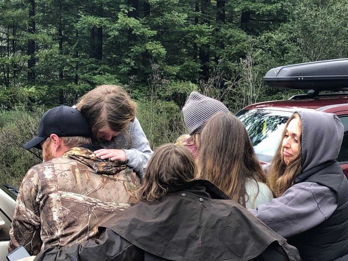 Ratownicy mówią o cudzie. Dwie dziewczynki w wieku 5 i 8 lat zaginęły w lasach w Kalifornii. Zostały odnalezione po 44 godzinach – całe i zdrowe. 