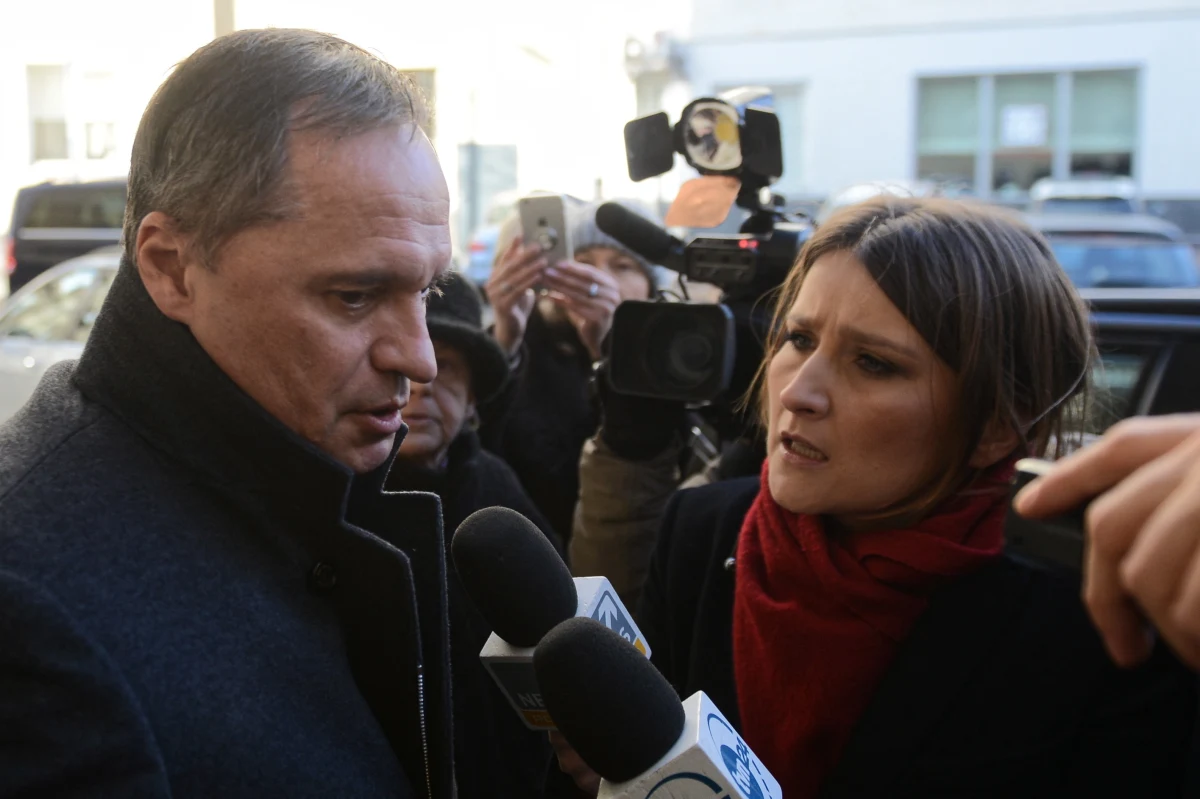 Leszek Czarnecki pojawił się rano w Prokuraturze Okręgowej w Warszawie. Biznesmen został zbadany wariografem w związku ze śledztwem, które rozpoczęło się po tym, jak oskarżył byłego szefa KNF Marka Chrzanowskiego o żądanie 40 mln zł łapówki.