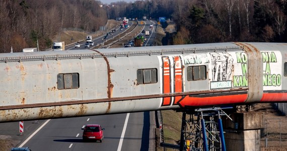 Będą poważne utrudnienia na autostradzie A4 na granicy Katowic i Mysłowic na Śląsku. Wszystko z powodu demontażu starego, kopalnianego taśmociągu, który biegnie nad tą drogą.