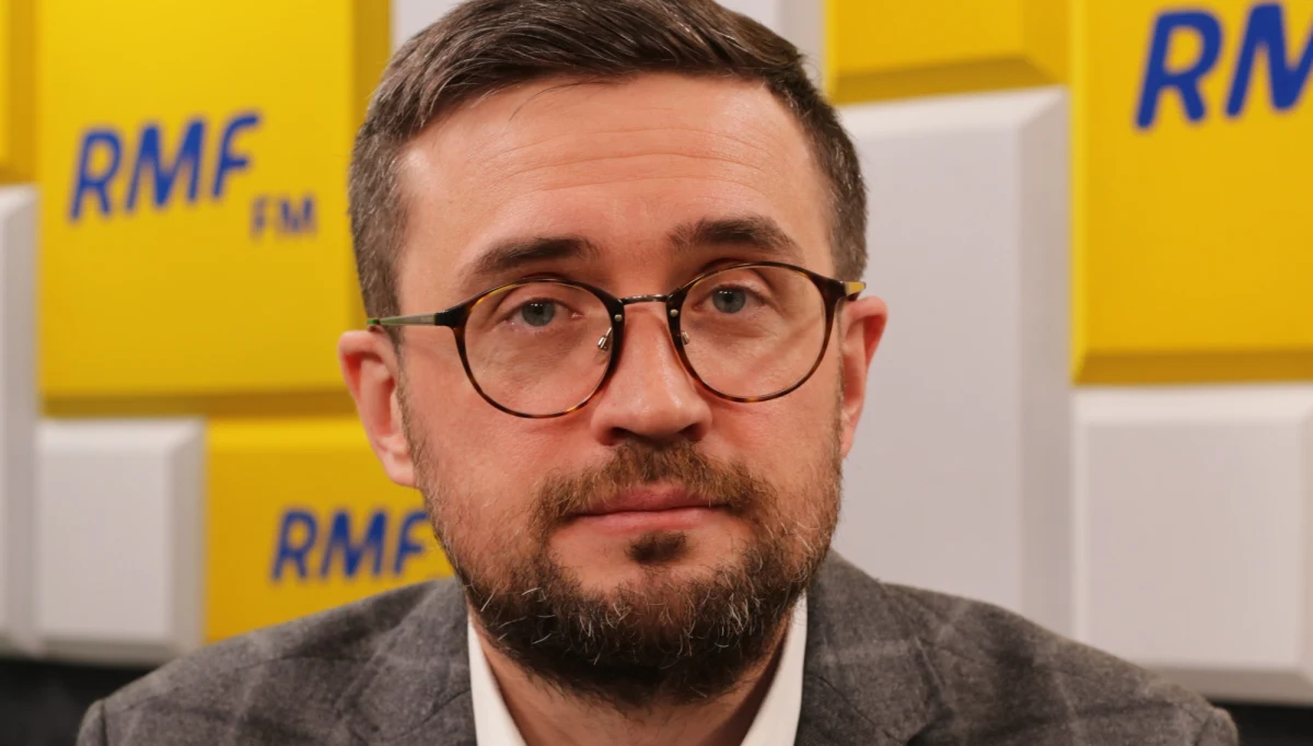 "Liczymy, że nawet jeśli strajk nauczycieli rozpocznie się 8 kwietnia, to przecież może być zawieszony na czas przeprowadzania egzaminów. Mówienie o strajku jako czymś, co jest faktem, jest przedwczesne" - mówił w Popołudniowej rozmowie w RMF FM dyrektor Centralnej Komisji Egzaminacyjnej Marcin Smolik. Dodał jednak, że jeśli wszyscy nauczyciele danej szkoły podjęliby strajk, "to wówczas egzaminu w tej szkole przeprowadzić się nie da". "Nie ma jednak żadnych wskazań do tego, że wszyscy nauczyciele do tego strajku przystąpią" - dodał.