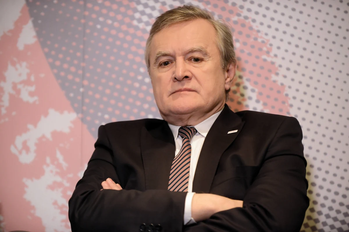 "Strajk nauczycieli to awantura polityczna" - ocenił wicepremier, minister kultury Piotr Gliński. Podkreślił jednocześnie, że rząd podchodzi do tego z powagą. "Będziemy wspierać szefową minister edukacji narodowej Annę Zalewską" - zapowiedział wicepremier.