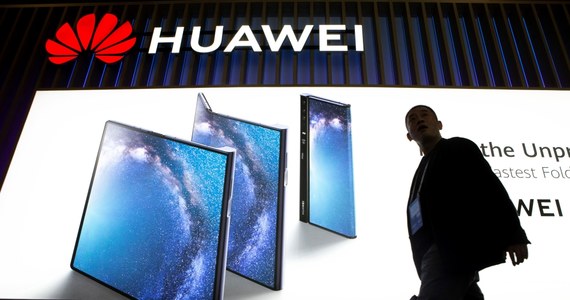 Chiński koncern Huawei złożył pozew przeciwko Stanom Zjednoczonym. Chodzi o regulacje zabraniające administracji rządowej utrzymywania kontaktów z firmami używającymi infrastruktury telekomunikacyjnej Huawei. Pozew trafił do sądu federalnego dla wschodniego dystryktu Teksasu. Znajduje się tam amerykańska centrala chińskiego giganta. 