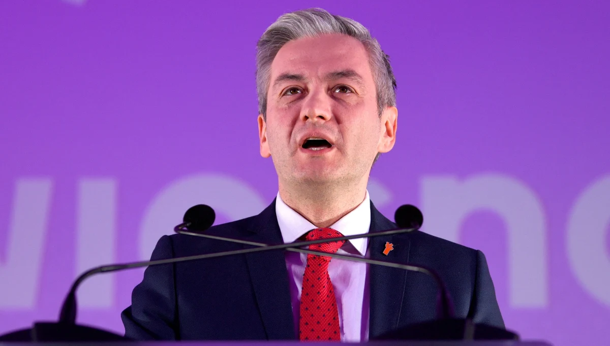 Lider Wiosny Robert Biedroń poinformował na Twitterze, że otrzymał list z pogróżkami. "Tak dalej być nie może, spirala nienawiści za bardzo się nakręca" - ocenił Biedroń.