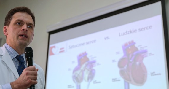 Śląskie Centrum Chorób Serca w Zabrzu opuścił 67-letni pacjent, który jako pierwszy w Polsce miał wszczepione całkowicie sztuczne serce, a potem pomyślnie przeszedł transplantację tego organu. 