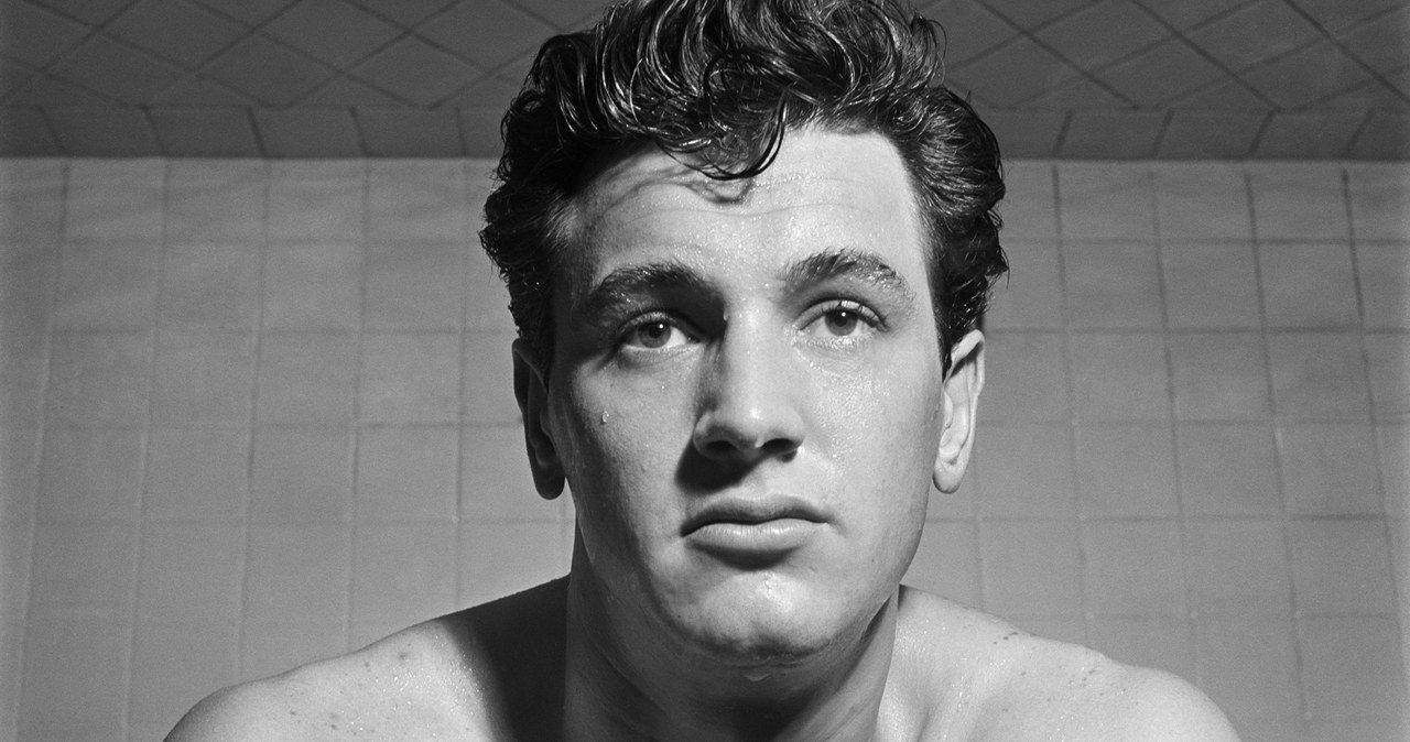 Wzdychały do niego tysiące kobiet. Żadna jednak nie miała szans. Kiedy Rock Hudson przed śmiercią wyznał swą przez lata skrywaną tajemnicę, świat przeżył szok.