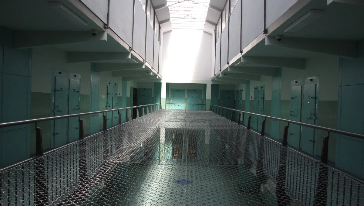 Na karę dożywotniego więzienia skazał w piątek Sąd Okręgowy w Rzeszowie 34-letniego Grzegorza G. za zabójstwo 25-letniej szwagierki, która była z nim w ciąży. Sąd uznał, że G. działał z motywacji zasługującej na szczególne potępienie. Wyrok nie jest prawomocny.