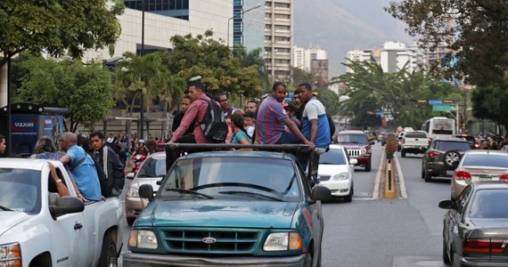 Rząd Wenezueli ogłosił zawieszenie lekcji w szkołach i działalności zakładów pracy. To efekt tego, że w czwartek stanęły nagle co najmniej dwie wielkie elektrownie.
