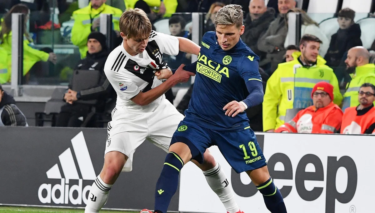 Prowadzący w tabeli włoskiej ekstraklasy i praktycznie pewny tytułu mistrzowskiego Juventus Turyn, z Wojciechem Szczęsnym w bramce, pokonał Udinese 4:1 na inaugurację 27. kolejki włoskiej ekstraklasy piłkarskiej. W kadrze gości zabrakło Łukasza Teodorczyka.