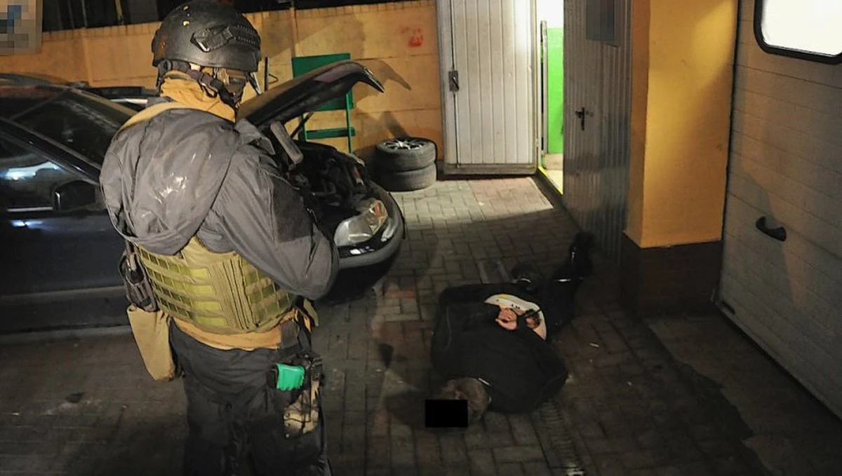 Kilkadziesiąt kilogramów różnych narkotyków rozprowadziła zorganizowana grupa przestępcza rozbita przez policjantów gorzowskiego CBŚP oraz funkcjonariuszy skarbowych. Podczas akcji zatrzymano 5 osób. Zabezpieczono także komputery, tworzące sieć nielegalnego kasyna. 