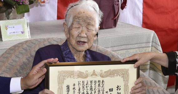 116-letnia Japonka Kane Tanaka z Fukuoki, największego miasta wyspy Kiusiu, została uznana przez Księgę rekordów Guinnessa za najstarszą żyjącą osobą na świecie. Uroczystość nadania tytułu odbyła się w domu opieki w Fukuoce.