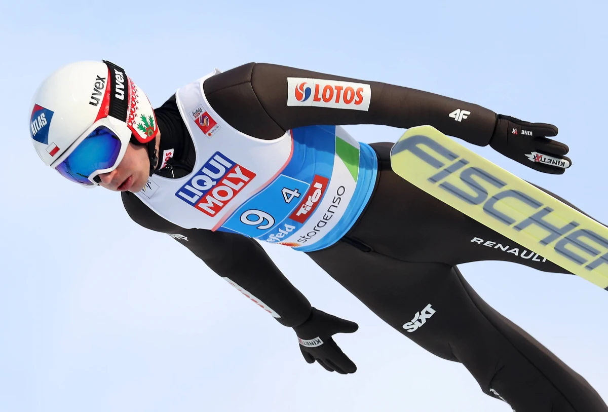 Polscy skoczkowie narciarscy zajęli czwarte miejsce w konkursie drużynowym Pucharu Świata w Oslo. Zawody miały tylko jedną serię. Konkurs wygrali Norwegowie - przed Japończykami i Austriakami. 