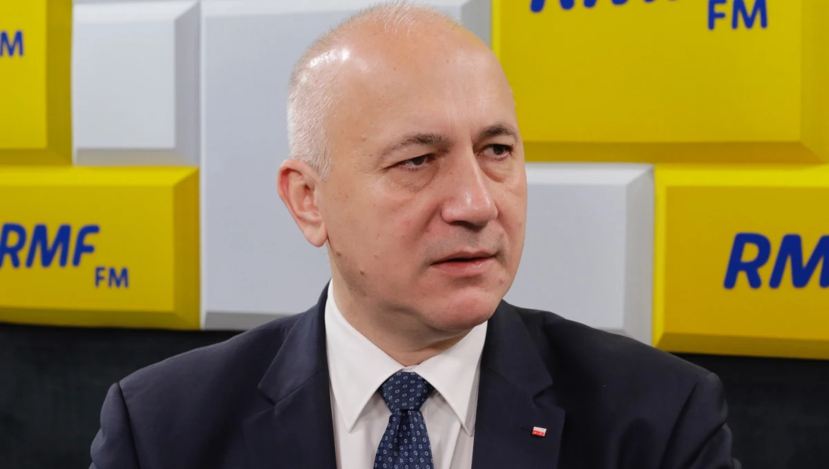 "Jestem ostatnim którzy chciałby straszyć gejami. Znam co najmniej kilku, którzy są miłymi, grzecznymi kulturalnymi ludźmi" - mówi poranny gość RMF FM szef MSWiA Joachim Brudziński pytany m.in. o sobotnią konwencję PiS w Rzeszowie. 