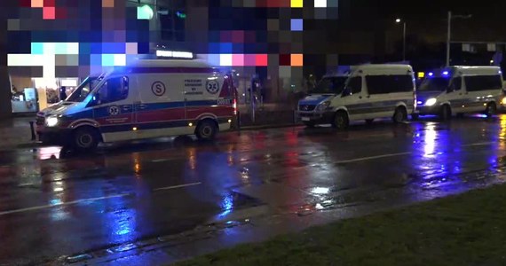 To obywatele Turcji brali udział w wieczornej bójce z użyciem noża we Wrocławiu. Jeden z nich, 20-latek, został śmiertelnie ugodzony. Drugi z mężczyzn, który użył noża, jest teraz w policyjnym areszcie i czeka na prokuratorskie przesłuchanie.