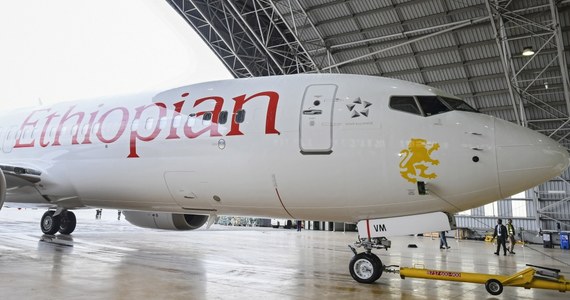​Rozbita w Etiopii maszyna to nowy model koncernu Boeing 737 Max - poprzednia wielka katastrofa pod koniec zeszłego roku w Indonezji też dotyczyła tego samolotu. Wśród nabywców tego modelu jest też m.in. latająca w Polsce linia Ryanair oraz LOT, który kupuje 12 samolotów.