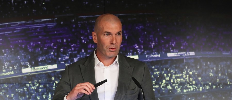 Zinedine Zidane przyznał, że jego powrót do roli trenera piłkarzy Realu Madryt jest większym wyzwaniem od pierwszej kadencji na tym stanowisku. Francuz, który prowadził "Królewskich" w latach 2016-18, zastąpił w poniedziałek Argentyńczyka Santiago Solariego. Umowa z 46-letnim szkoleniowcem ma obowiązywać do czerwca 2022 roku.
