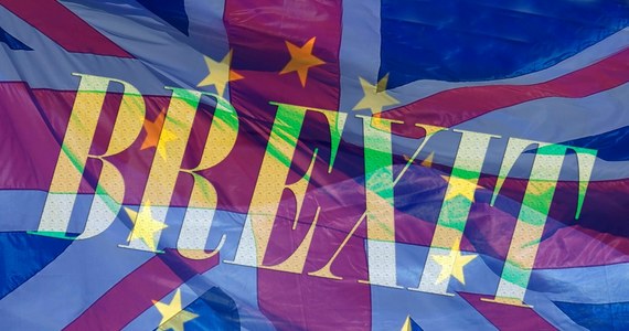 Szef KE Jean-Claude Juncker i brytyjska premier Theresa May poinformowali, że porozumieli się ws. "prawnie wiążących" zapisów w projekcie porozumienia ws. wyjścia W. Brytanii z Unii Europejskiej. Na wtorek zaplanowana jest publikacja szczegółowej analizy prawnej proponowanych zmian.