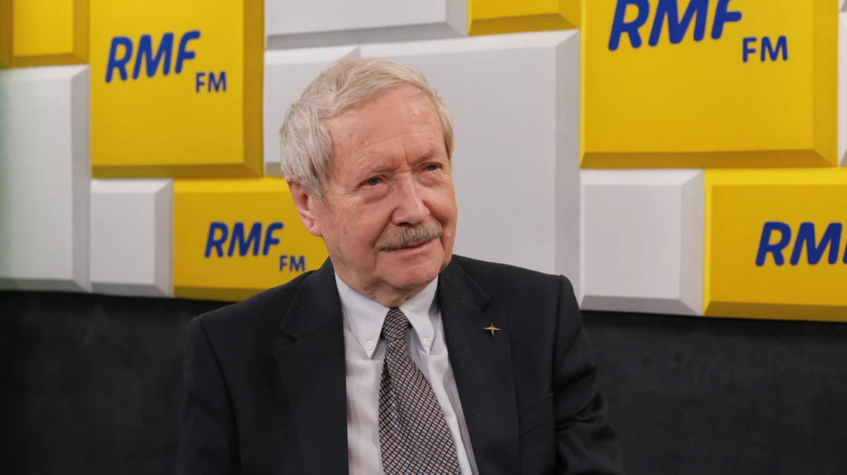 "Na nasze członkostwo w NATO nie było pełnej zgody" – mówi gość Porannej rozmowy w RMF FM były szef MON Janusz Onyszkiewicz. Jak dodaje, przeciwna była m.in., skrajna prawica. 20 lat temu, 12 marca 1999 r., w amerykańskiej miejscowości Independence Polska, Czechy i Węgry zostały oficjalnie przyjęte do struktur Sojuszu Północnoatlantyckiego. Starania o dołączenie do najpotężniejszego w historii paktu obronnego trwały od roku 1991.
