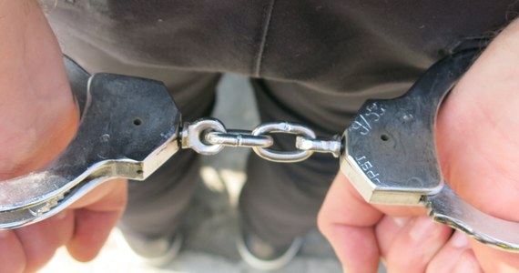49-letni Mołdawianin został decyzją Sądu Rejonowego w Kołobrzegu aresztowany na trzy miesiące. Mężczyzna jest podejrzany o ugodzenie nożem współlokatora w Ustroniu Morskim.