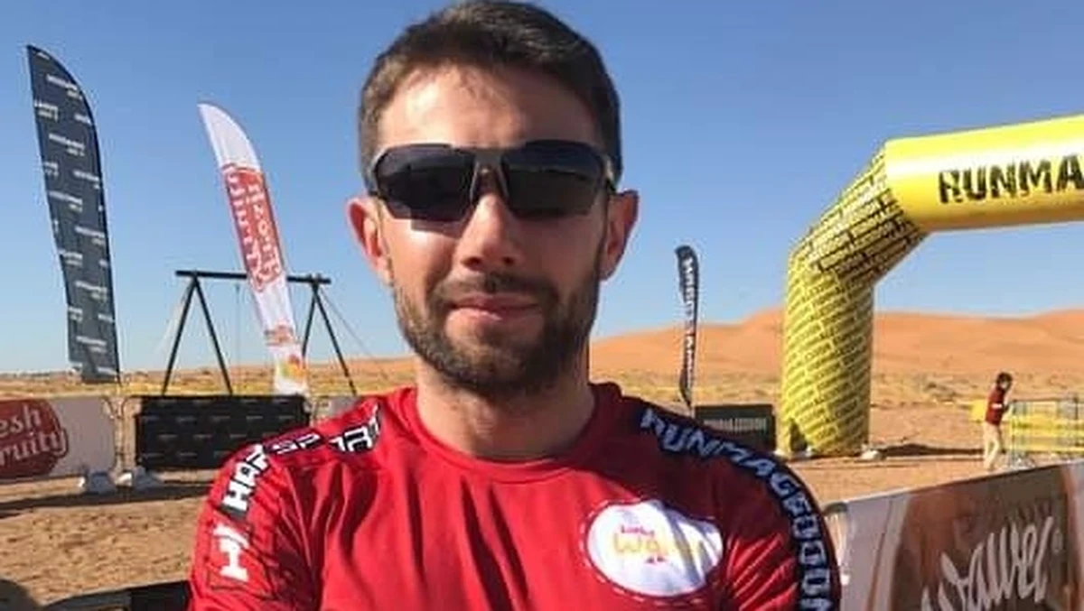 Zawodnik RMF 4RACING Team Daniel Stroiński  po pierwszych 33 kilometrach morderczego maratonu na Saharze prowadzi z  17-minutową przewagą nad drugim zawodnikiem.